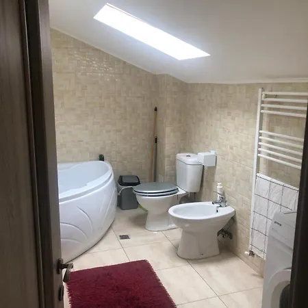 Duplex Effy كونستانتا